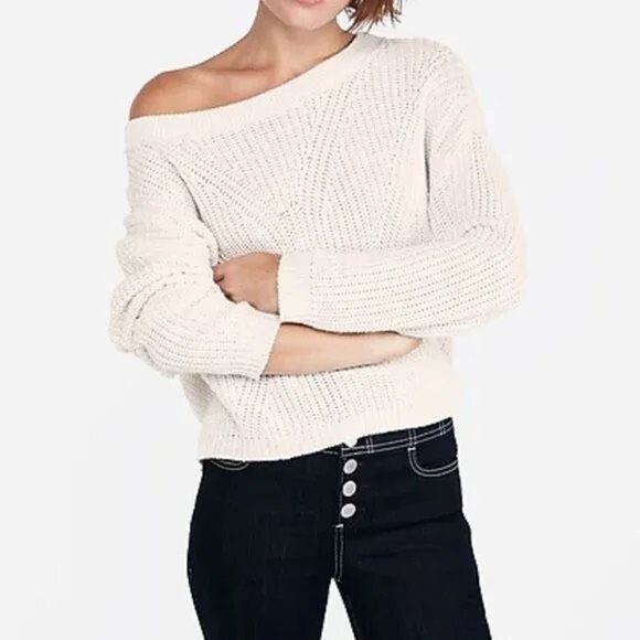 ✨Express Cable Knit Split Back Sweater✨ - Picture 5 of 13